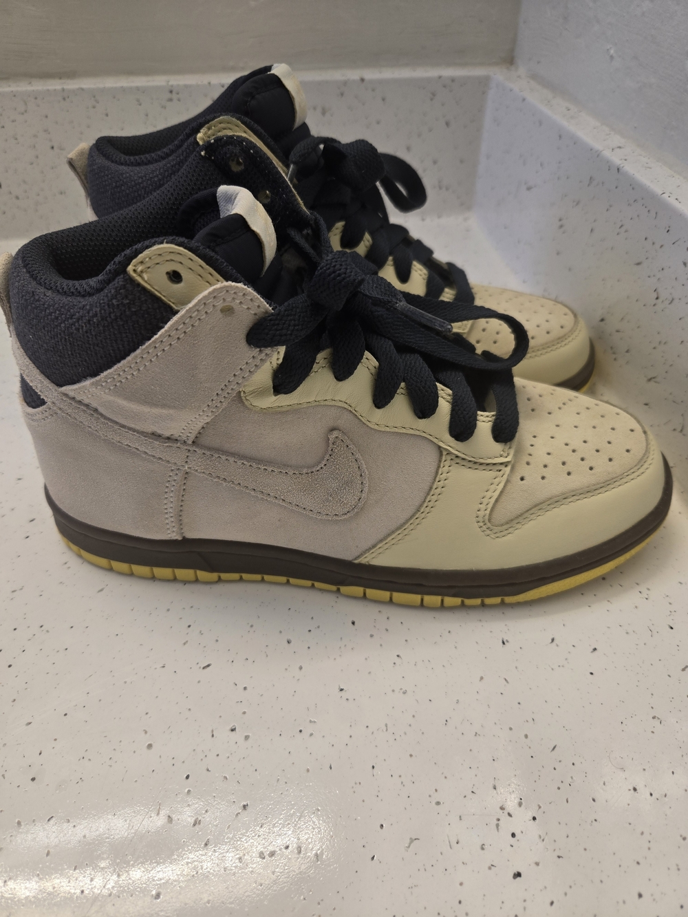 Nike Dunk High Shoes Alabaster Sail Classic Charcoal 325203-711